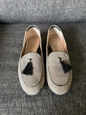BeautiFeel Beige Patterned Tassel Loafers with Black Tassels